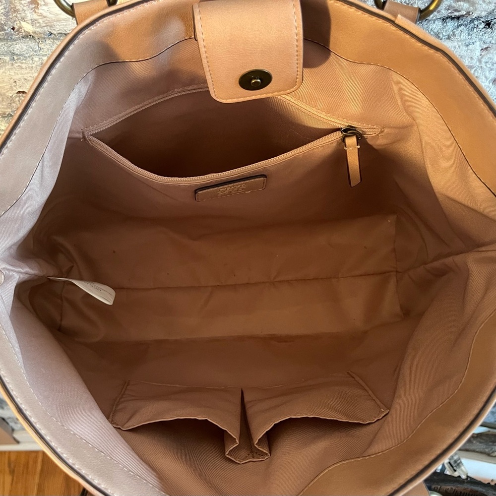 Frye & Co Chic Tan Woven Tote Bag Excellent New condition, lots of pockets🔥 - Picture 8 of 10